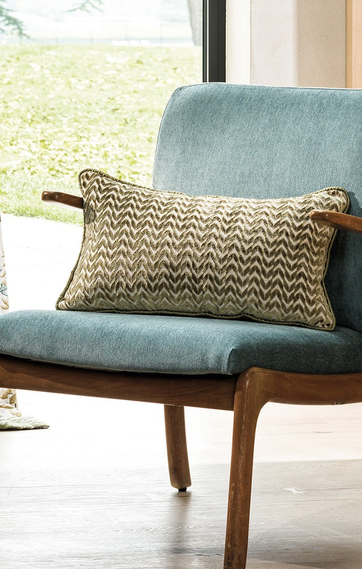 Mosto møbelstoff fra Osborne & Little | Tapetgalleriet